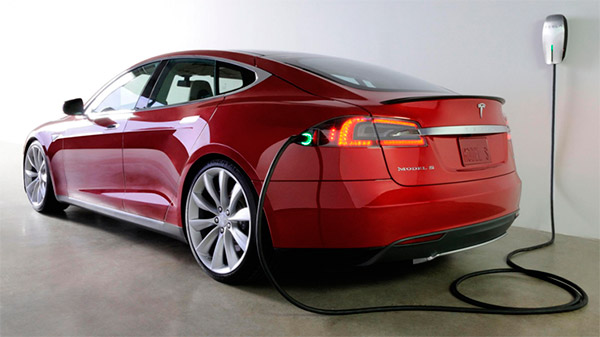 Автомобиль Tesla  - один из лучших примеров зеленых автомобилей